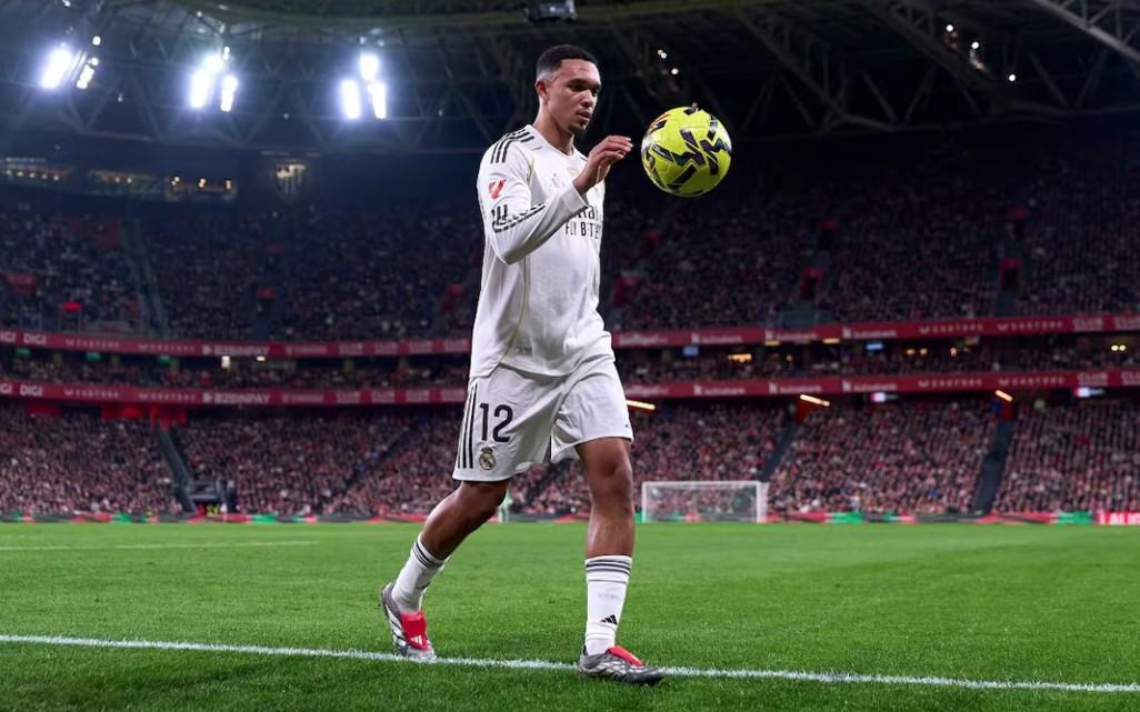 开云体育在线官网-阿斯：皇马高度信任阿诺德，阿韦洛亚和他谈话是传达支持