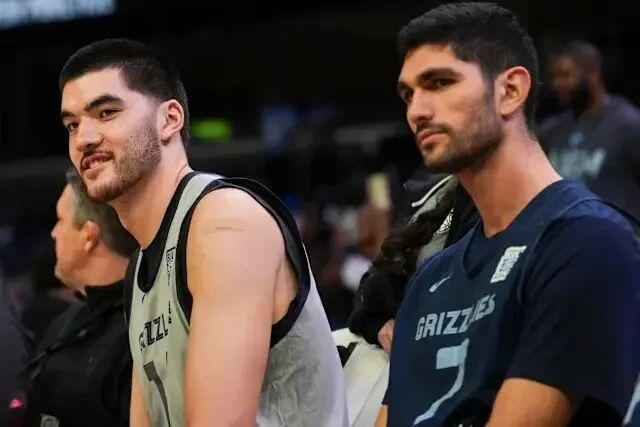 开云体育在线官网-1支球队4人赛季报销！这恐怖的伤病潮！！